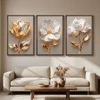Kit 3 Quadros Flores Nobres Or com efeito 3D em tons de branco e dourado. Impressão premium em vinil, fácil instalação com adesivo e design de luxo para sua casa.