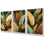 Tríptico Selva Feuillage com moldura caixinha e impressão premium. Folhas tropicais sofisticadas em tons dourados e verdes para salas e quartos elegantes.
