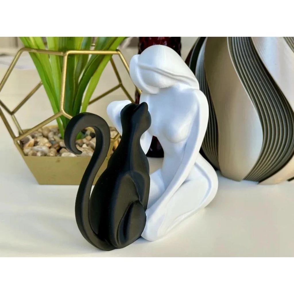 Escultura Moderna Mãe de Gatos Lisse Louhir