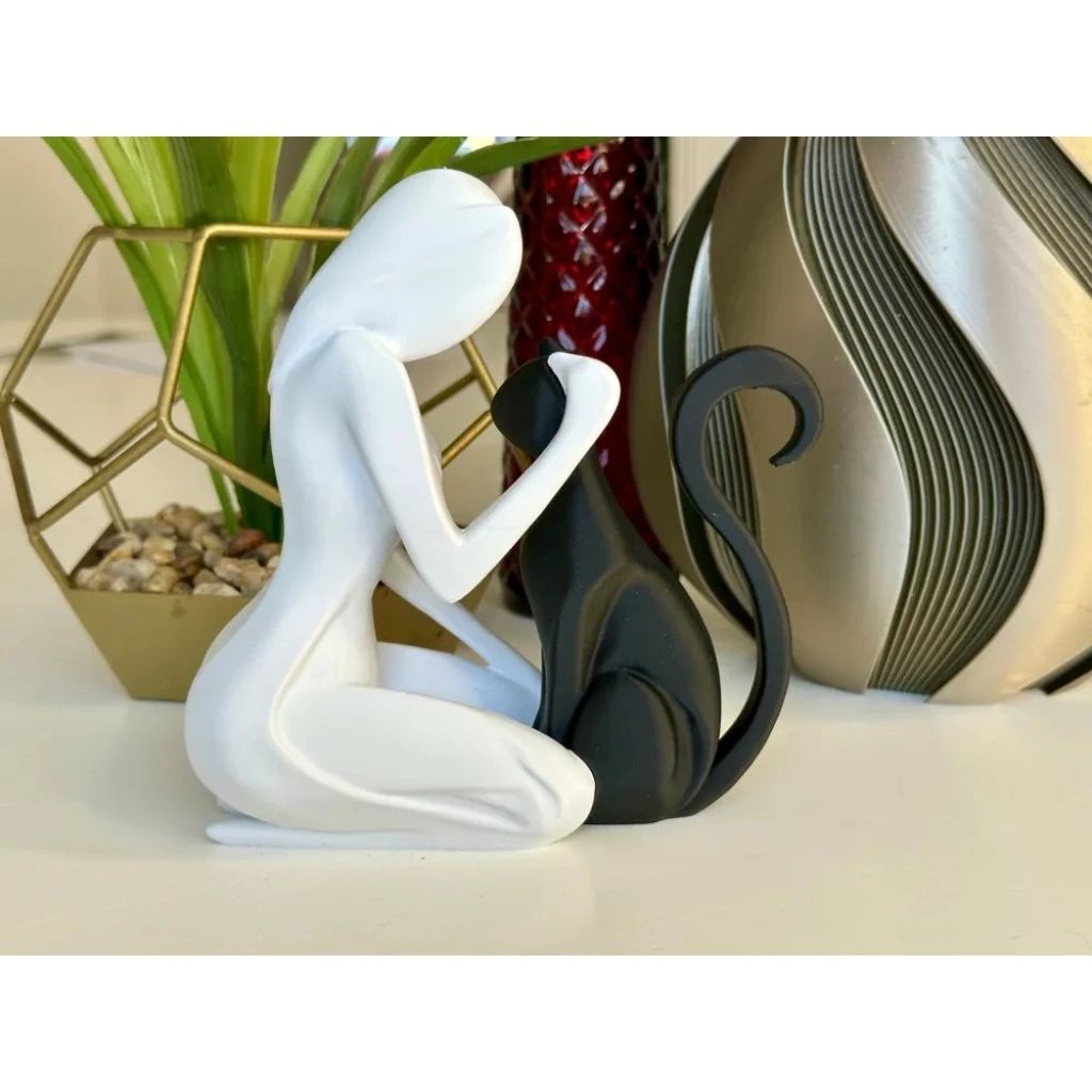 Escultura Moderna Mãe de Gatos Lisse Louhir