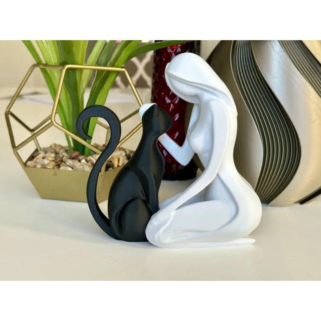 Escultura Moderna Mãe de Gatos Lisse Louhir