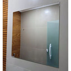 Espelho Carré 70x70cm em vidro real 3mm com bordas lapidadas. Resistente à umidade e com opções de instalação para banheiros, quartos, salas e halls.