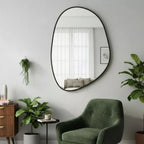 Espelho Grande Corte Livre Arrondi 60x40 com moldura em couro ecológico premium e vidro lapidado 3mm. Design orgânico moderno para banheiros, quartos e salas.