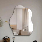 Espelho Orgânico Lapidado LED Flamme 50x80cm com opção de LED à pilha, com fonte ou sem LED. Design moderno, borda lapidada e imagem nítida para seu ambiente.