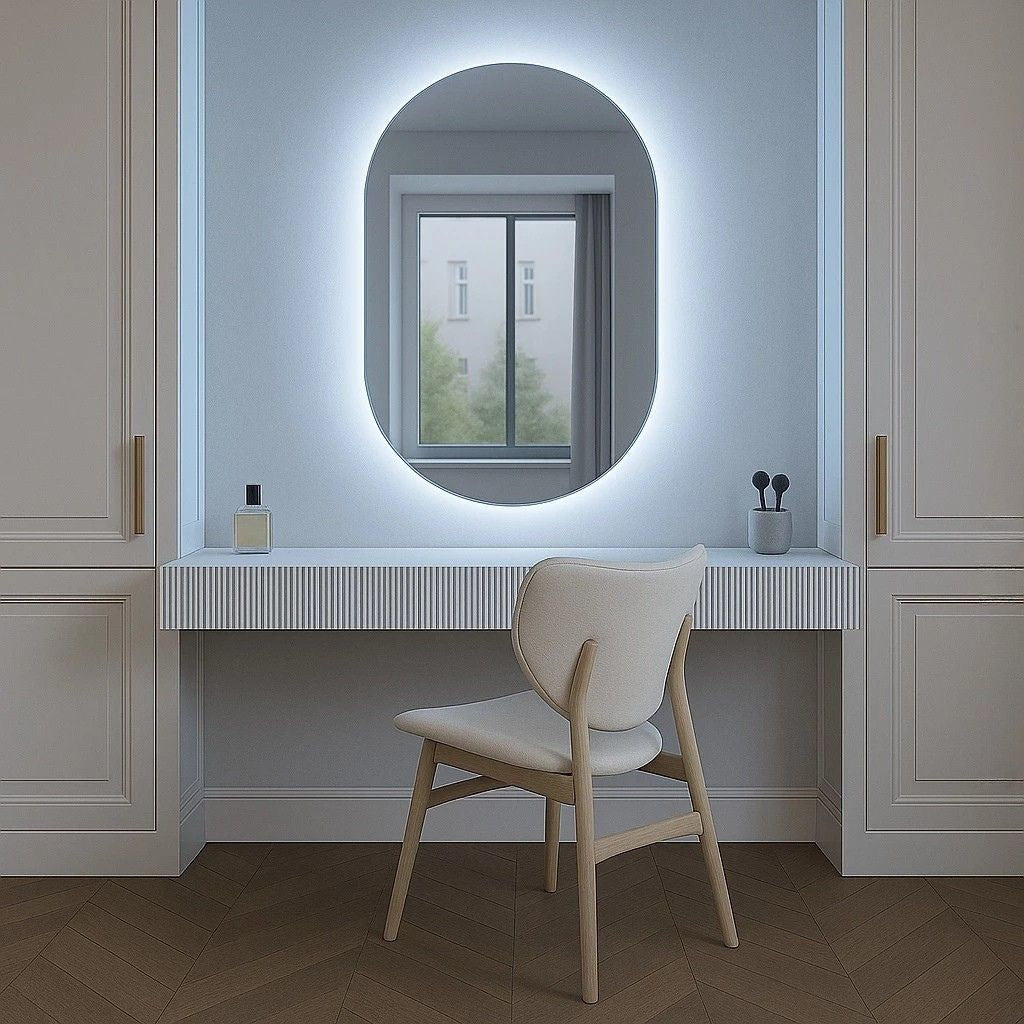 Espelho Oval Deux 40x50cm com opção de LED branco quente, frio ou sem LED. Vidro 3 mm, design moderno e acabamento sofisticado para banheiro, quarto e lavabo.