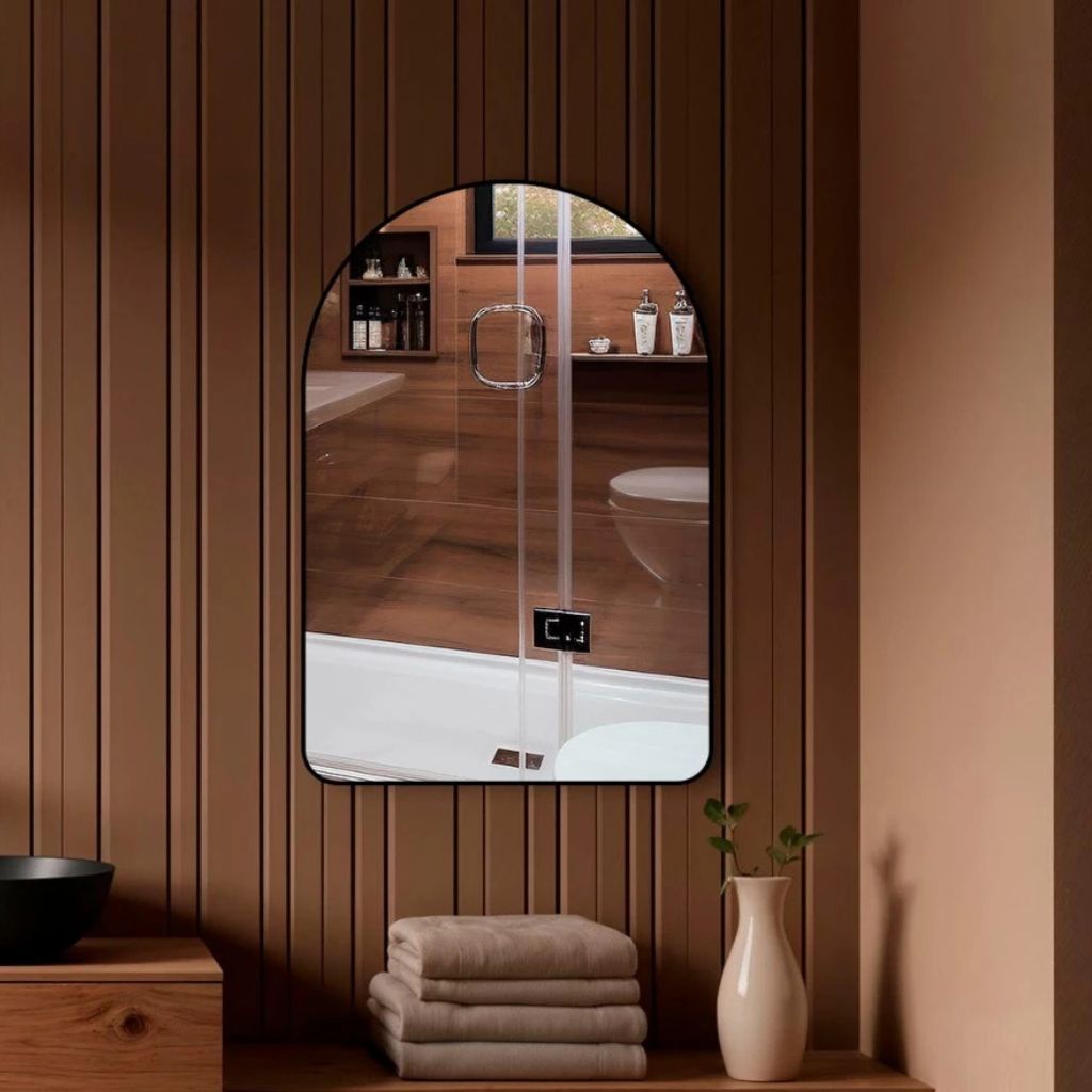 Espelho Vintage Borda Couro Noble 44x64cm com espelho premium 3mm, estrutura em E.V.A. e borda em couro ecológico. Design retrô elegante para banheiros e halls.