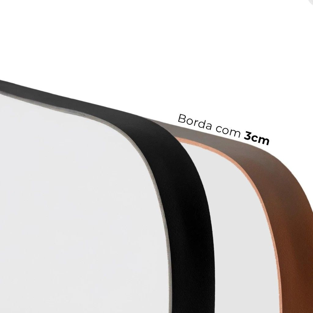 Espelho Vintage Borda Couro Noble 44x64cm com espelho premium 3mm, estrutura em E.V.A. e borda em couro ecológico. Design retrô elegante para banheiros e halls.