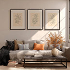 Kit 3 Quadros Douceur com moldura em madeira imunizada e impressão HD. Arte botânica clean e sofisticada para salas, quartos e home office.