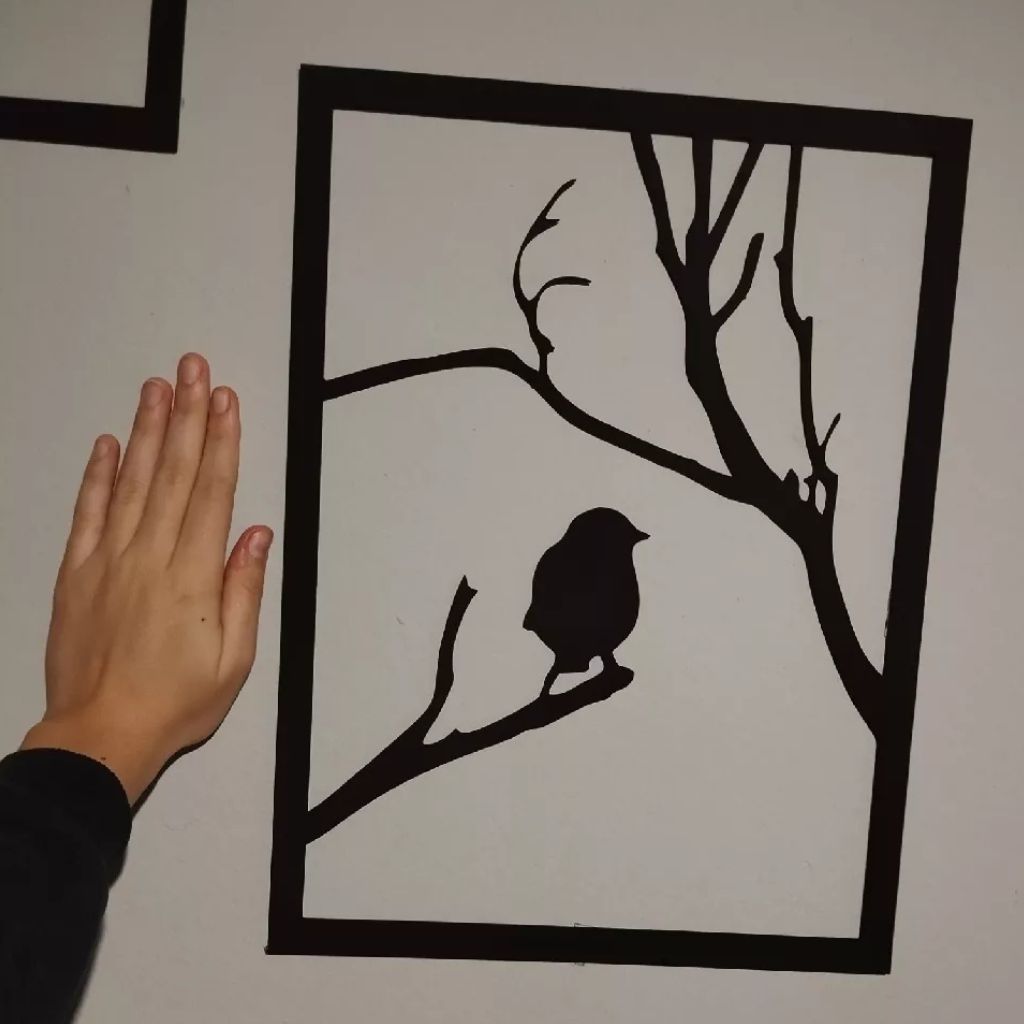 Kit 4 Quadros Decorativos de pássaros vazados em MDF preto fosco. Design minimalista e moderno para salas e quartos. Fácil instalação com fita 3M inclusa.
