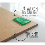 Kit Trois Fleurs com 3 quadros florais em MDF e impressão fotográfica. Sem moldura, fácil instalação e design elegante para salas, quartos e escritórios.