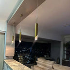 Pendente Nobre com LED 5W, 3 tons de luz e altura regulável de 50-120cm. Metal dourado, bivolt e durável. Ideal para salas, cozinhas e áreas sociais. Compre agora!