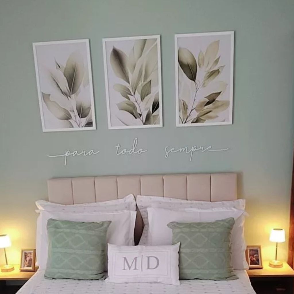 Kit com 3 quadros 40x60 Natureza Vert com vidro cristalino e moldura caixa alta em madeira. Arte leve e sofisticada para quartos e salas modernas.