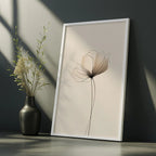 Quadro Minimalista Rosa Lisse com moldura laqueada e impressão HD. Design leve e sofisticado para decorar quartos e salas com um toque artístico contemporâneo.