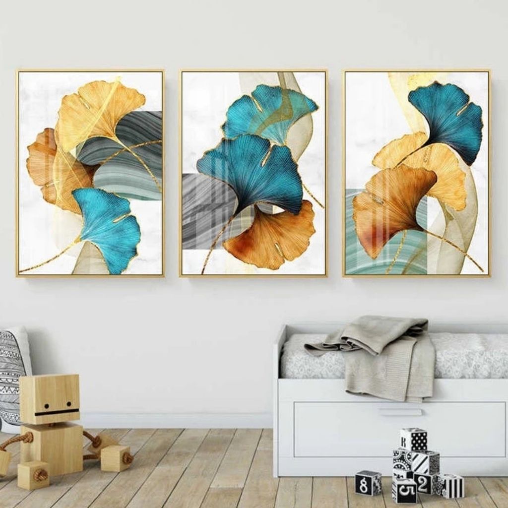 Kit com 3 quadros abstratos 90x60 em tela acetinada com borda infinita. Arte moderna, sofisticada e pronta para pendurar. Ideal para salas e escritórios.