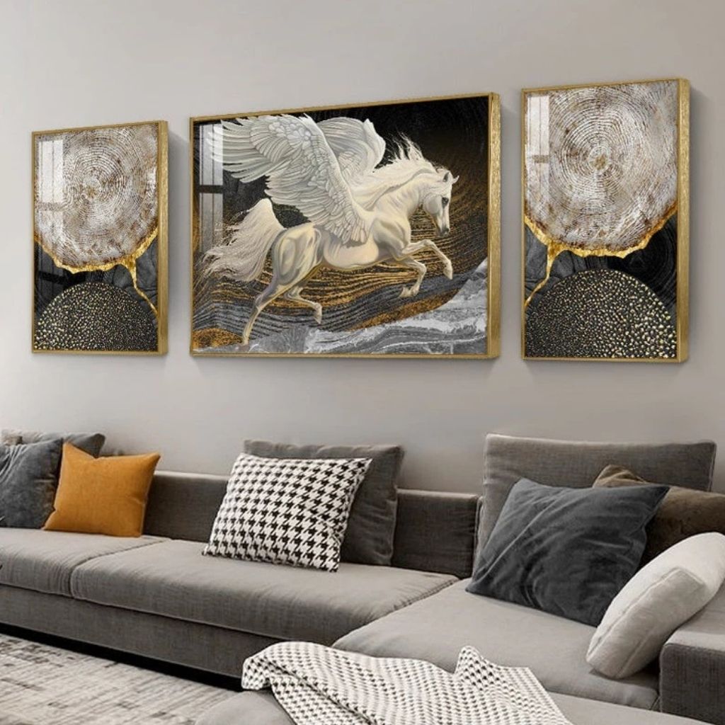 Kit com 3 quadros abstratos 90x60 em tela acetinada com borda infinita. Arte moderna, sofisticada e pronta para pendurar. Ideal para salas e escritórios.